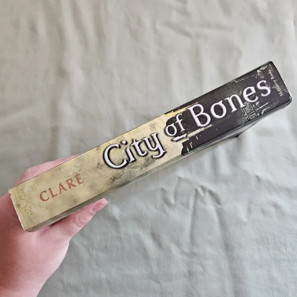 The Mortal Instruments City of Bones‎ by Cassandra Clark - Paperback - Picture 4 of 8